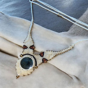 Collier en macramé fait main avec tourmaline noire, cordon blanc, pendentif en macramé complexe, pierre précieuse naturelle, bijoux bohèmes, cristal de guérison - Product Image 5