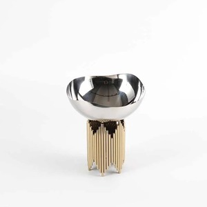 Corbeille à fruits en métal de style royal antique, décorative, avec support, pour la décoration de table à manger des hôtels - Product Image 1