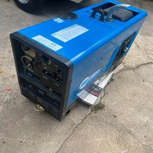 Sistema de Soldadura Miller con Generador Avanzado, Múltiples Ajustes de Voltaje y Protección Contra Sobrecargas para un Funcionamiento Seguro y de Alta Resistencia - Product Image 4