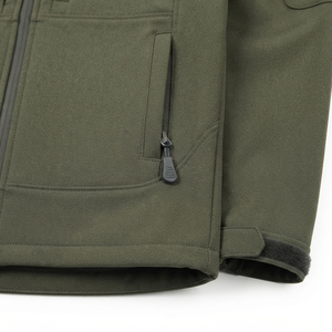 Veste softshell imperméable pour homme avec capuche, veste coupe-vent pour la randonnée en plein air, fabricant sur mesure - Product Image 4