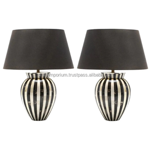 Sculpture Artisanale Moderne avec Couleur Personnalisable et Tailles à Prix 54x33cm - Product Image 3