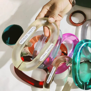 Decoración de pared con cadena de eslabones de resina de diseño moderno, cadena de eslabones acrílicos transparente para decoración de pared y acento de jardín. - Product Image 1