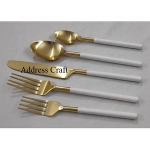 Juego de cubiertos de acero inoxidable con acabado dorado PVD de alto grado más Popular con mango de resina, juego de cubiertos reales decorativos para bodas - Product Image 1