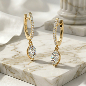 Boucles d'oreilles pendantes Huggie linéaires avec diamants marquise et ronds de 1,20 CTW - Product Image 1