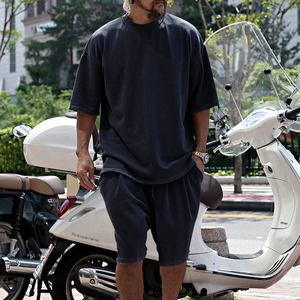 Conjunto Deportivo de Algodón para Hombre, Color Sólido, Cuello Redondo, Manga Corta, Corte Holgado, Pantalones Cortos Casuales de Verano con Bolsillos Laterales y Cintura Elástica - Product Image 2