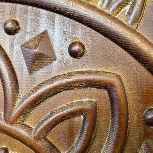 Armoire de rangement en bois sculptée à la main avec motif mandala - Product Image 4