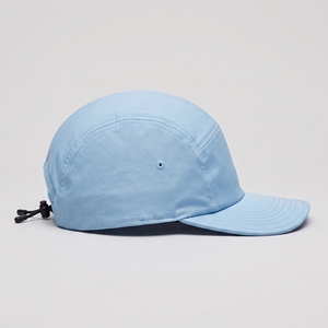 Gorra Deportiva Personalizada de Cinco Paneles, Color Azul Cielo, Ajustable, Transpirable e Impermeable, para Campismo, Deporte y Actividades al Aire Libre - Product Image 4
