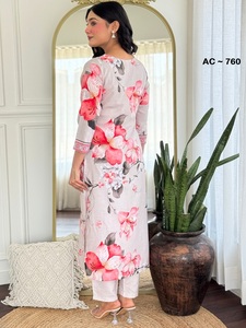 ชุดสูทผ้าเรยอนสีเทาสไตล์อินเดีย-ปากีสถาน ดีไซน์ทันสมัย สำหรับผู้หญิง  งานปาร์ตี้ งานแต่งงาน  ชุดพื้นเมืองสุดหรู - Product Image 3