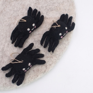 Adorno de Araña Negra de Fieltro y Hilo, Divertido y Bonito, Decoración Colgante de Halloween, Set de Regalo para Niños, Venta al por Mayor - Product Image 2
