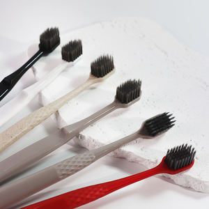 Brosse à dents de voyage jetable avec poils souples en polypropylène et manche en paille, matériau Dupont, taille adulte - Product Image 3