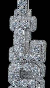 Colgante vertical con inicial personalizada, moissanita VVS, plata de ley 925, chapado en rodio, joyería hip hop, pieza llamativa al por mayor - Product Image 2