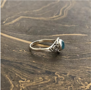 Bague Minimaliste en Argent Sterling 925 avec Calcédoine Aqua Naturelle Ovale Cabochon, Style Vintage Filigrane Bohème - Product Image 3