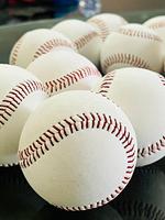 Desain Terbaru Terbaik Profesional Tahan Lama Ringan Bola Baseball Kulit Berkualitas Tinggi Warna Kustom Sempurna untuk Latihan