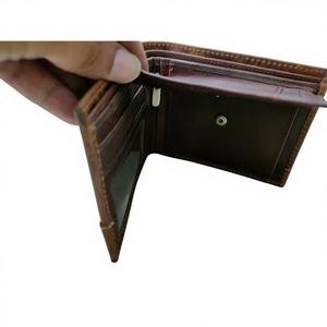 Cartera Personalizada para Hombre 100% Resistente al Agua, de Cuero Vacuno, de Becerro o de Oveja, con Decoración de Letras, Estilo Abierto y Moderno - Product Image 2