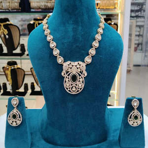 ชุดสร้อยคอพลอยรอยัลโพลกีคุนดัน Jewelemarket รุ่น 10575474GR เครื่องประดับชั้นดี ชุบทอง เหมาะสำหรับสวมใส่ทุกวัน - Product Image 5