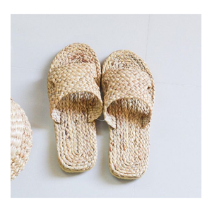 Vietnam Water Hyacinth <b>Slippers</b> Handmade Eco Friendly Natural Woven Indoor Guest Footwear OEM ODM Wholesale - Product Image 3