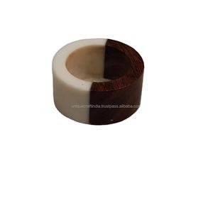 Anillos de Servilleta Geométricos Redondos de Resina y Madera Ecológicos |   Modernos Portaobjetos Decorativos de Madera para Decoración de Mesa de Comedor o Bodas - Product Image 3