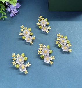 Broche vintage florale en cristal d'améthyste, fleur de jacinthe en cuivre plaqué or, épingle de revers, bijoux Vefiery, broches artisanales - Product Image 2