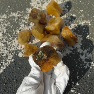 Pierre de guérison naturelle brute en aventurine jaune, pierres précieuses brutes dorées profondes pour le Reiki, l'équilibrage du chakra du plexus solaire, la méditation et la décoration - Product Image 6