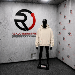 Sudadera con capucha extragrande beige para hombre al por mayor, de color liso con pedrería, de algodón French Terry, estilo otoñal, con efecto desgastado. - Product Image 3