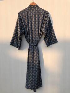 Nouvelle Arrivée Robe Kimono en Soie Vintage pour Confection de Sarees, Artisanat Ethnique Indien, Tissu Recyclé Directement du Grossiste - Product Image 2