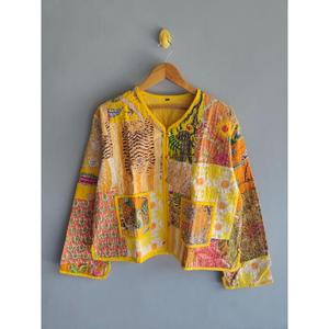 Chaleco acolchado amarillo con estampado indio para mujer, sin mangas, con botones al frente, informal, para invierno, regalo para ella. - Product Image 1