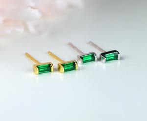 Pendientes de Oro Rosa Sólido de 14K con Zafiro Azul Corte Baguette, Joyería Fina Minimalista y Delicada para Uso Diario, Aniversarios y Fiestas - Product Image 5
