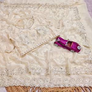 Pallu de boda de calidad original con cuentas pesadas auténticas, moti y hilos, con bordes de trabajo artesanal de fantasía. - Product Image 6