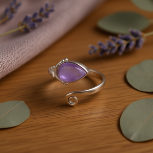 Bague en améthyste fine réglable de 2,1 grammes - Product Image 3