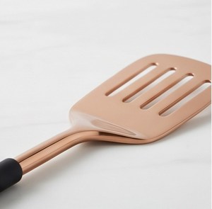 Ensemble d'ustensiles de cuisine en acier inoxydable or rose avec poignées noires pour un service élégant – Vente chaude en usine - Product Image 3