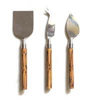 Servidor de ensalada de plata de acero inoxidable Diseño de bambú Servidor de ensalada de mango largo hecho a mano Juego de cubiertos decorativo real económico