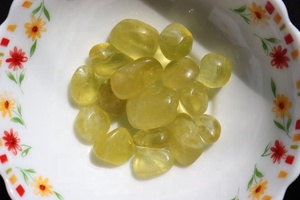 Figurines Sun-Kissed Aura en quartz citron poli pour l'amour Feng Shui optimisme prospérité et décoration élégante - Product Image 3