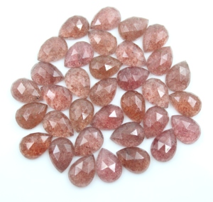 Cabochon de quartz fraise naturel facetté, qualité AAA, pour la fabrication de bijoux, pierres de qualité supérieure en forme de poire fraise - Product Image 2