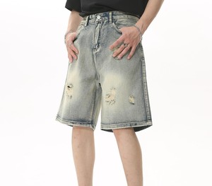 Shorts en jean pour homme à coupe droite, conçus pour un confort décontracté et à porter en été - Product Image 6