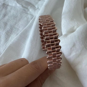 Pulsera de cobre artesanal natural para la artritis y detalles elegantes hechos a mano por artesanos indios. - Product Image 1