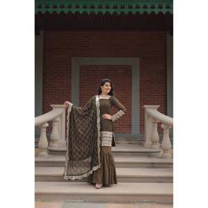 Conjunto de traje de fiesta de trabajo bordado con lentejuelas e hilo para mujer - Product Image 5