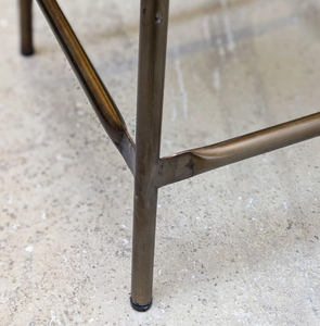 Taburete de Bar Plegable Clásico de Contrachapado Heces con Asiento Tipo Sillín, Altura de Mostrador, Plataforma para Pies, Diseño Moderno Minimalista, Ideal para Hogar, Bar y Hotel - Product Image 6