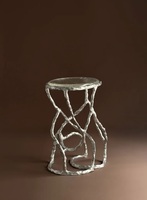 Table basse moderne en acrylique avec base en forme de branche et structure métallique, design industriel fait main, mobilier de salon
