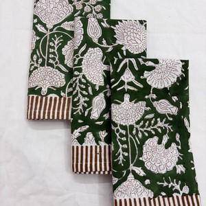 Serviette en lin et coton faite à la main, motif floral vert foncé, douce, pour la cuisine, la table à manger et les événements festifs - Product Image 2