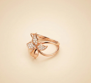 Elegante anillo de oro rosa con un diseño floral de hojas y halo de diamantes cultivados en laboratorio para uso diario, especialmente para mujeres, joyería fina. - Product Image 3