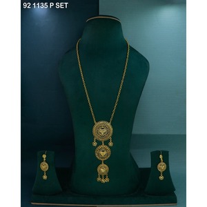 ชุดสร้อยคอจี้ทองคำชุบสวยงามหรูหรา สไตล์ชาติพันธุ์ ชุดเครื่องประดับโลหะผสมทอง สร้อยคอสำหรับผู้หญิง เครื่องประดับแฟชั่น - Product Image 6