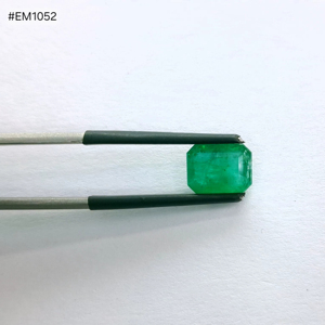 Émeraude zambienne authentique de qualité 3A, octogonale, 2,23 ct, finition excellente, pierre précieuse de haute qualité pour la création de pendentifs et de bagues personnalisés - Product Image 1