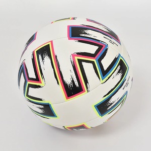 Ballon de football taille 4 et taille 5 pour hommes et étudiants, idéal pour l'entraînement, qualité supérieure, vente en gros, ballon thermique - Offre spéciale - Product Image 6