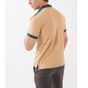 เสื้อเชิ้ตผู้ชายแขนสั้น ผ้าคอตตอนปิเก้ถัก ระบายอากาศได้ดี ทรงปกติ ดีไซน์เรียบง่าย สีและเนื้อผ้าปรับแต่งได้ น้ำหนัก 180 กรัม - Product Image 4