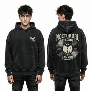 Sudadera con Capucha Oversize Crema para Hombre, Estampado Gráfico Personalizado de Reina de Ajedrez, Estilo Urbano Gótico Vampírico, Proveedor de Fábrica - Product Image 5
