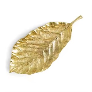 Plat de service en aluminium métallique de luxe pour restaurants et hôtels, design feuille, provenant d'un grossiste indien - Product Image 3