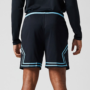 Shorts de sport pour hommes personnalisés haut de gamme en maille respirante, séchage rapide, athlétiques, pour la gym, la course et l'entraînement, écologiques, anti-plis, taille élastique - Product Image 3