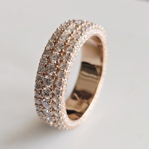 Anillo de Eternidad Completo de Lujo con Diamantes Cultivados en Laboratorio, Corte Radiante, Claridad VVS-VS, Color DEF, Platino, Multihileras, para Boda - Product Image 2