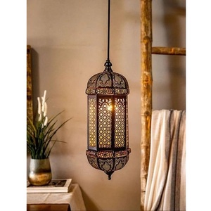 โคมไฟแขวนเหล็กสไตล์โมร็อกโกพร้อมลวดลายเรขาคณิตสำหรับตกแต่งบ้าน - Product Image 1