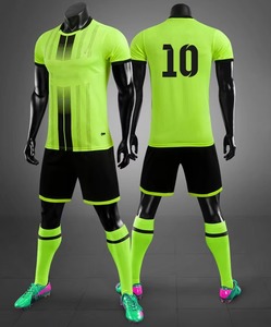 Ensemble de maillots de football personnalisés pour hommes, blanc et orange rayé, manches courtes, polyester respirant, coupe athlétique, toutes saisons - Product Image 6